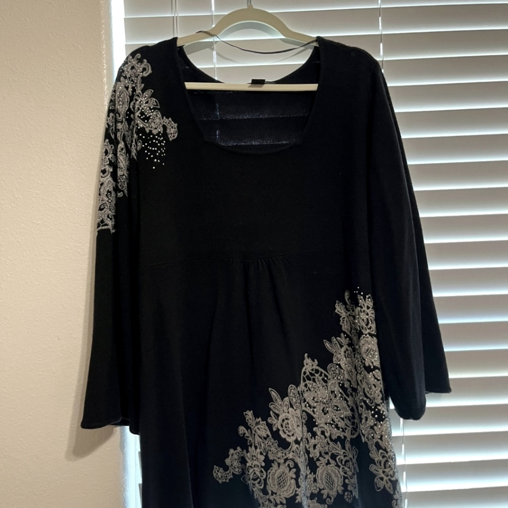 Style&Co. Blouse with  flower and tiny silver studs buttery soft